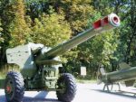 В Запорожье по решению городских властей демонтируют советскую военную технику в парке Победы