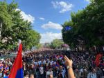 В Ереване продолжаются акции оппозиции. Митингующие подошли к зданию парламента. Видео