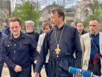 Солист группы U2 Боно рассказал, что президент Украина Владимир Зеленский лично пригласил их выступить в Киеве в знак солидарности с украинским народом