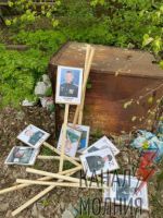 После акции «Бессмертный полк» портреты были выброшенные на мусорку