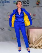 Американская актриса Шэрон Стоун на Каннском кинофестивале в цветах Украины