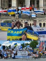 В 30 странах мира российская диаспора 12 июня, которое в РФ является национальным праздником, устроила антивоенные акции, протестуя против вторжения в Украину