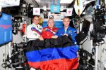 Российские космонавты развернули флаг так называемой «ЛНР» на Международной космической станции