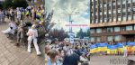 Под зданием Запорожской ОВА прошел митинг из-за убийства украинских военнопленных в Еленовке. Фото
